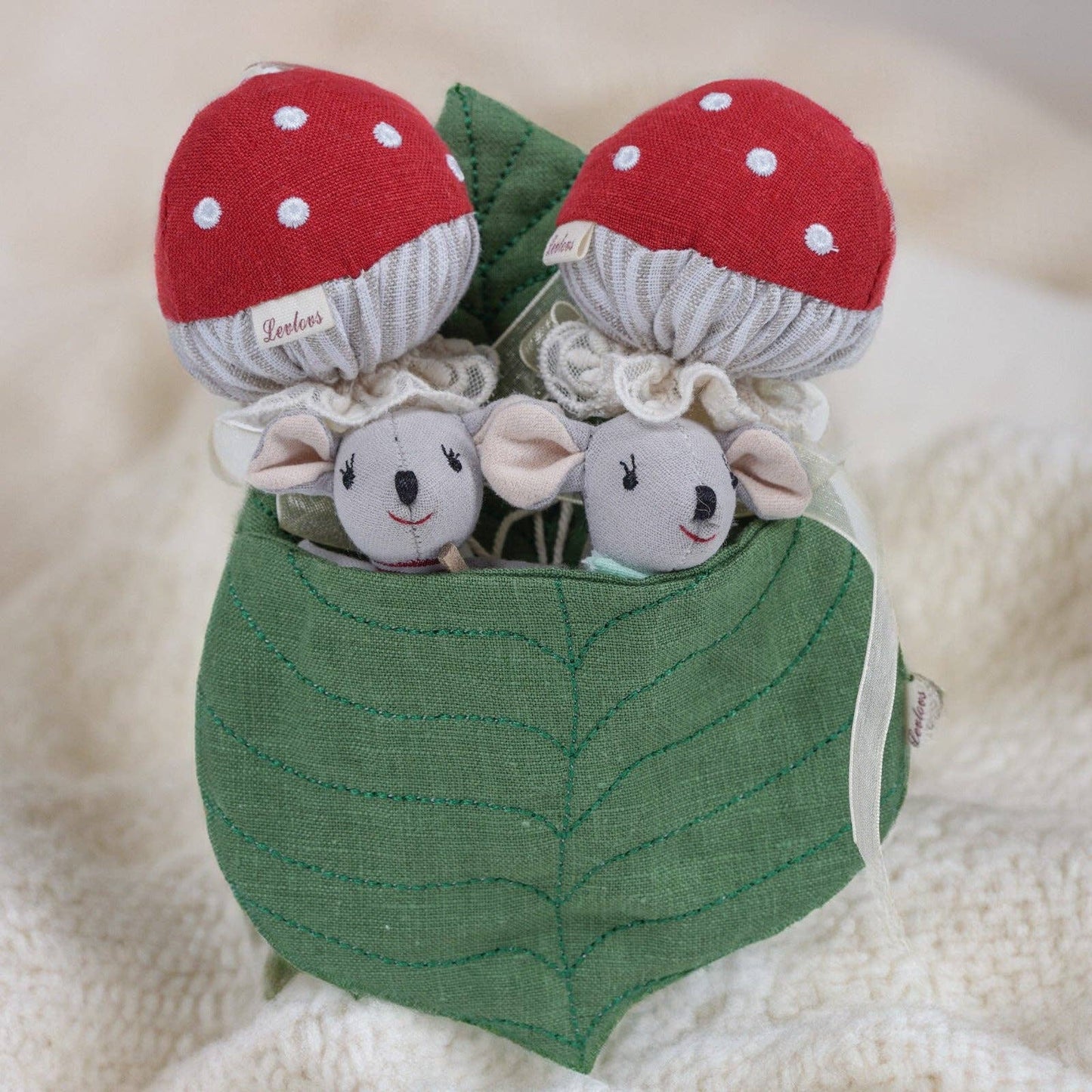 Baby Mice in Cheese Box - vibeboxshop