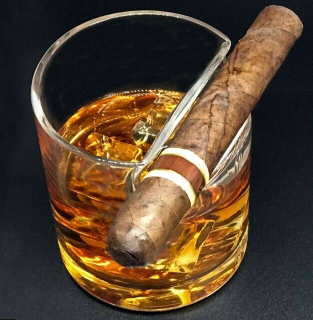 Cigar Holder Whiskey Glasses - vibeboxshop