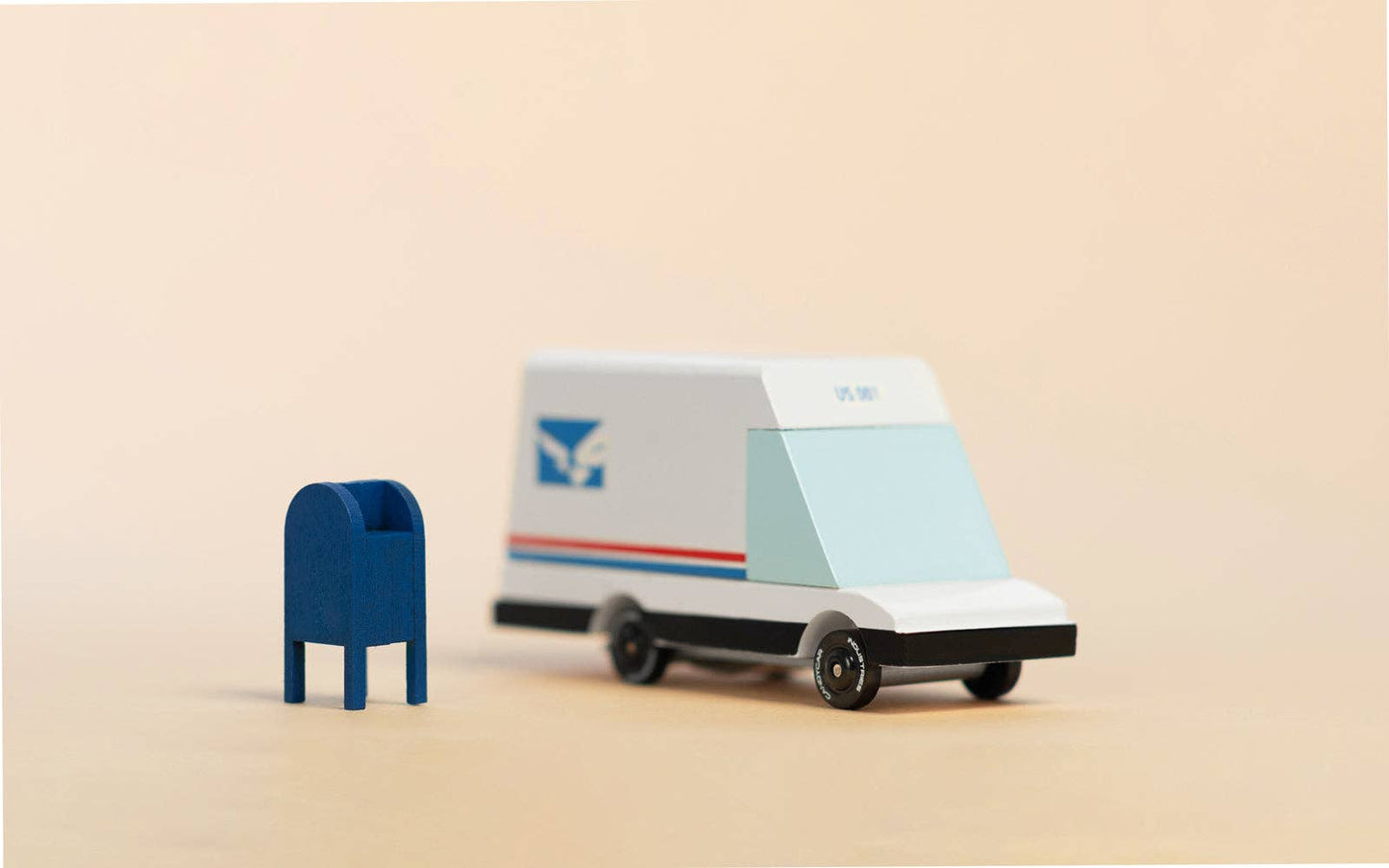 Futuristic Mail Van - vibeboxshop