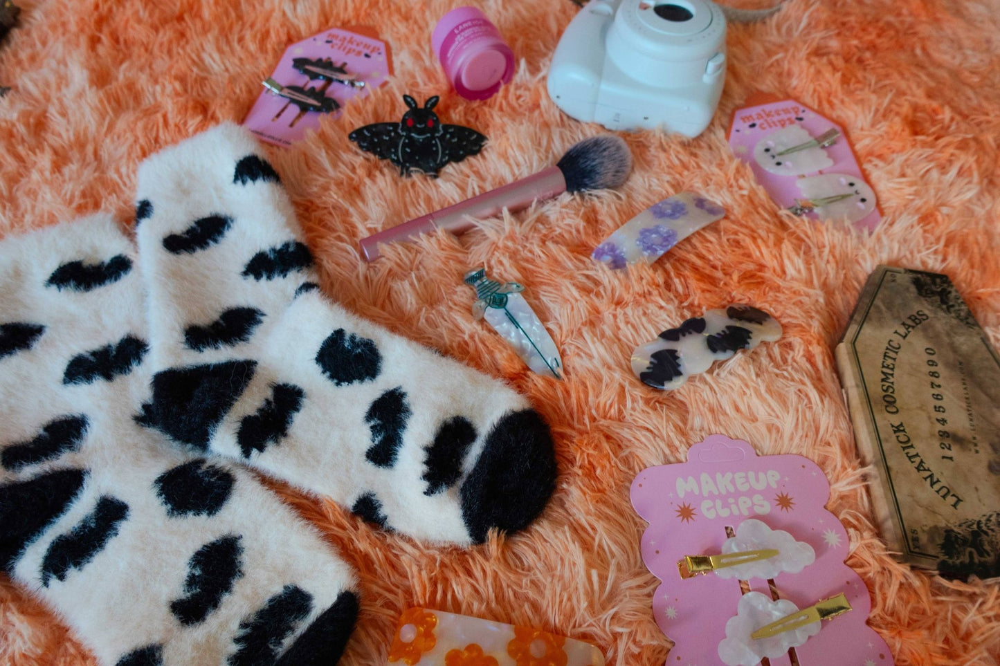 It's Bats Fuzzy Socks - vibeboxshop
