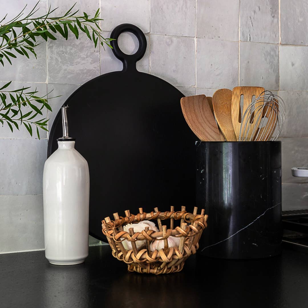 Round Cheese Board with Handle - Black - vibeboxshop