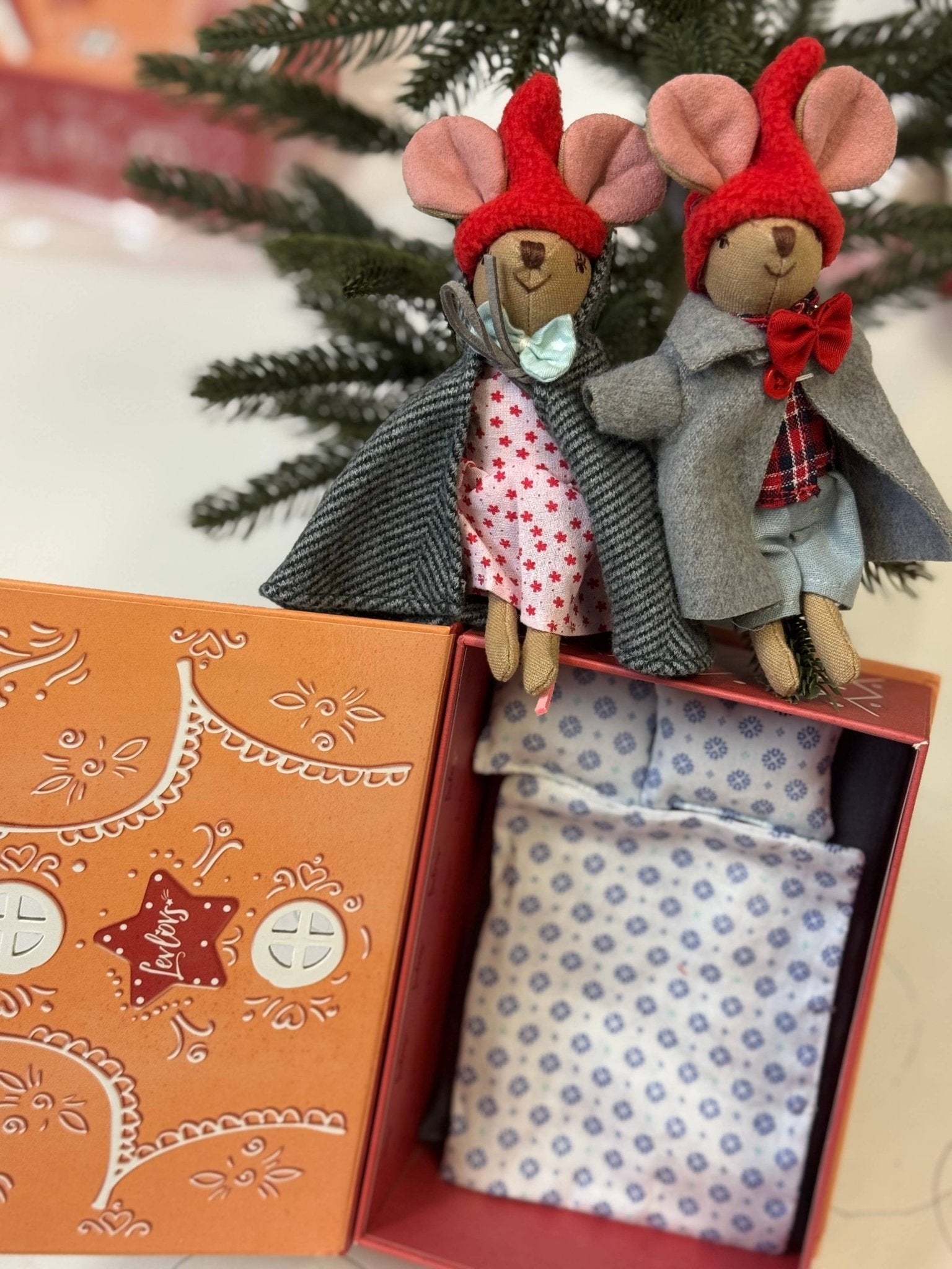 Christmas Mice in a Box - vibeboxshop