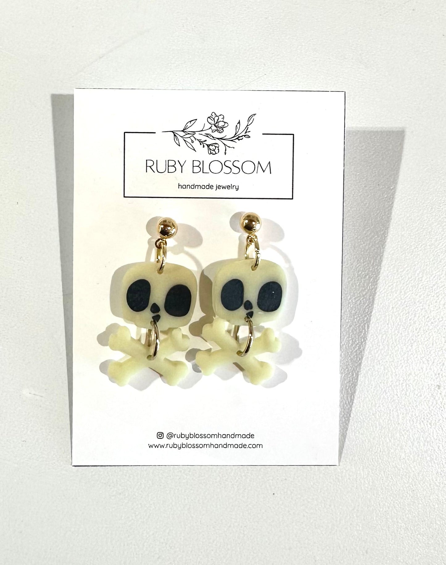 Glow in the Dark Skull Earrings - vibeboxshop