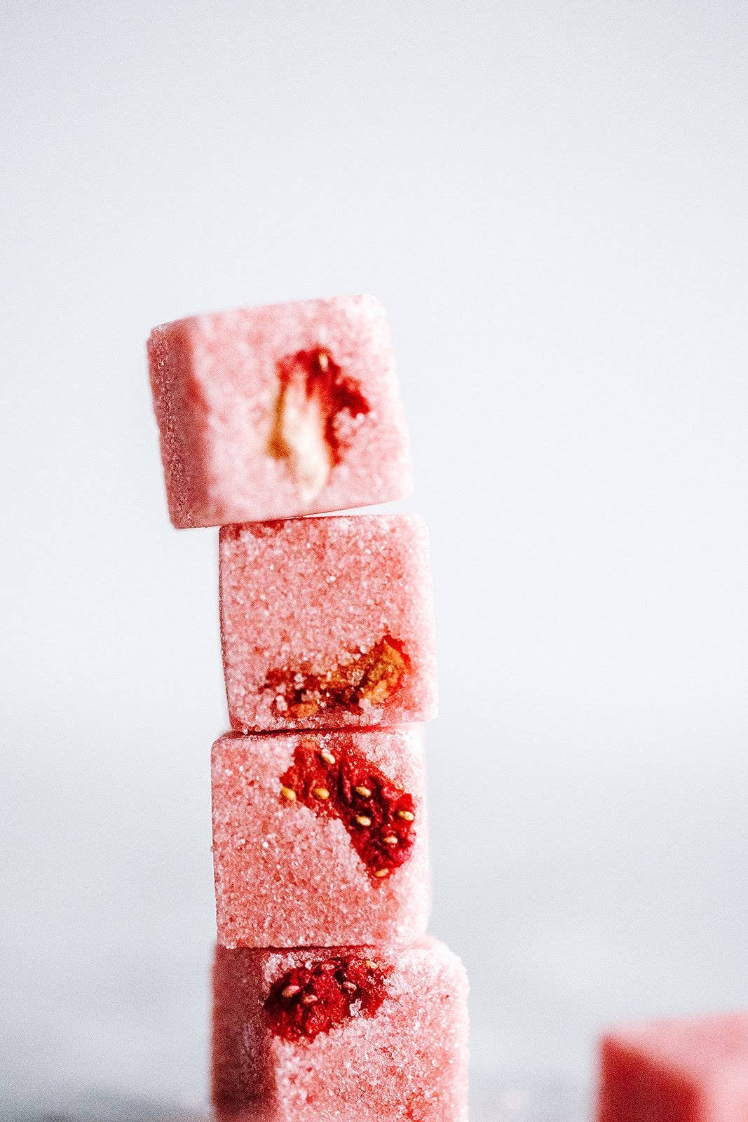 Strawberry | LUXE Mixology Cube MINI - vibeboxshop