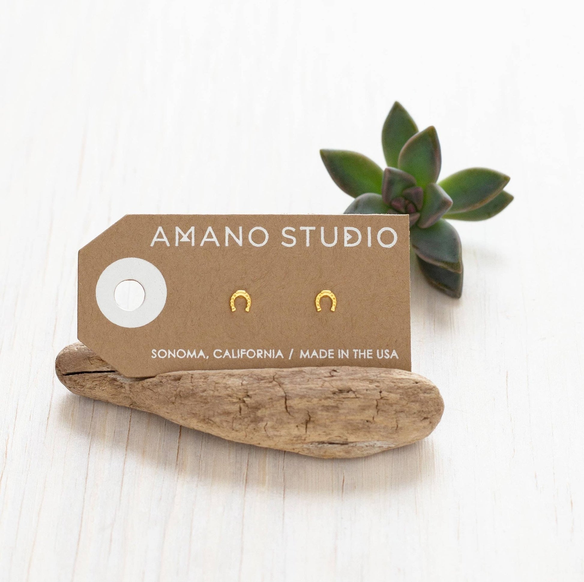 Tiny Horseshoe Stud Earrings - vibeboxshop